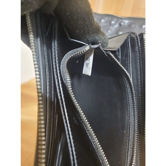 MCM Tantris Embossed Leather Large Pouch Black & Wallet - Picture 9 of 11